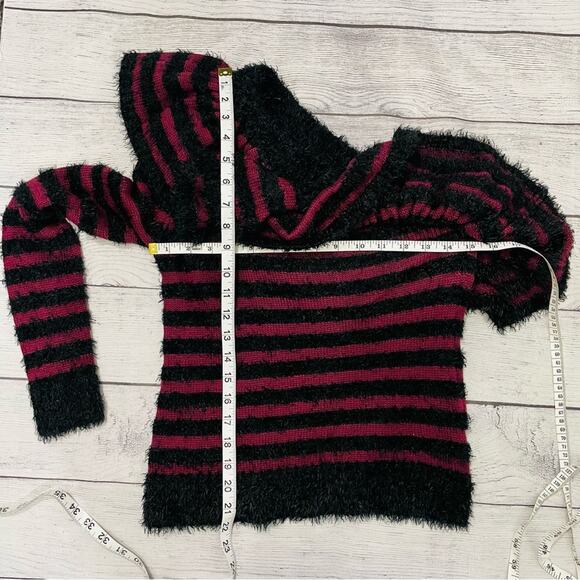 WAYF - NWT Johnie Ruffled Off Shoulder Sweater - Picture 9 of 9